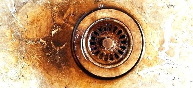 brown stain in bathtub