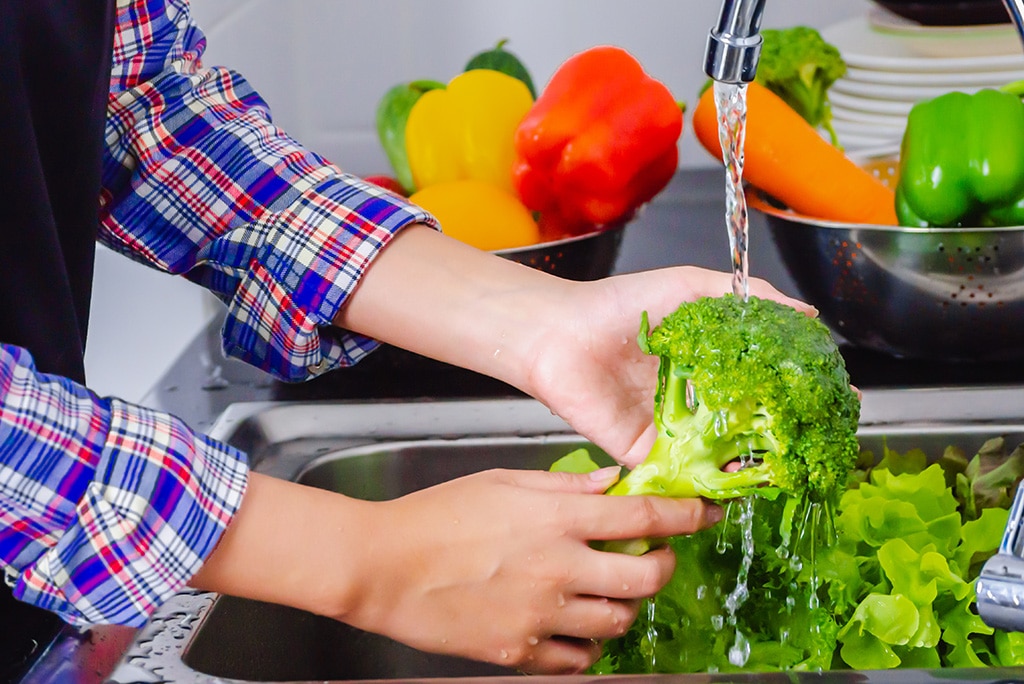 washing-vegetables